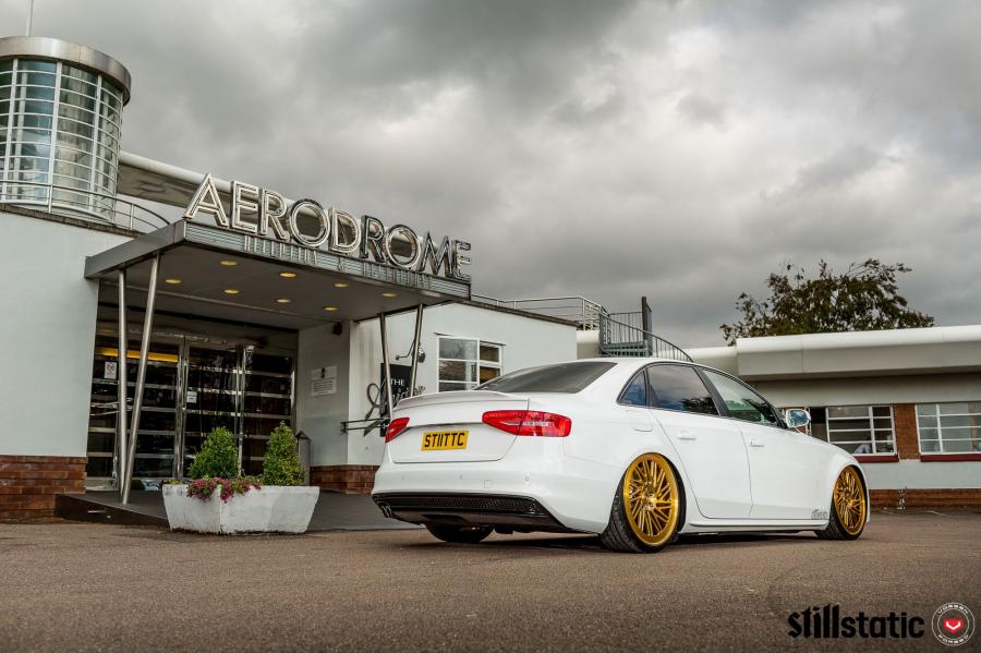  Audi A4 Sedan on Vossen Wheels (LC-105T) 2016 года  (фото 26 из 45)